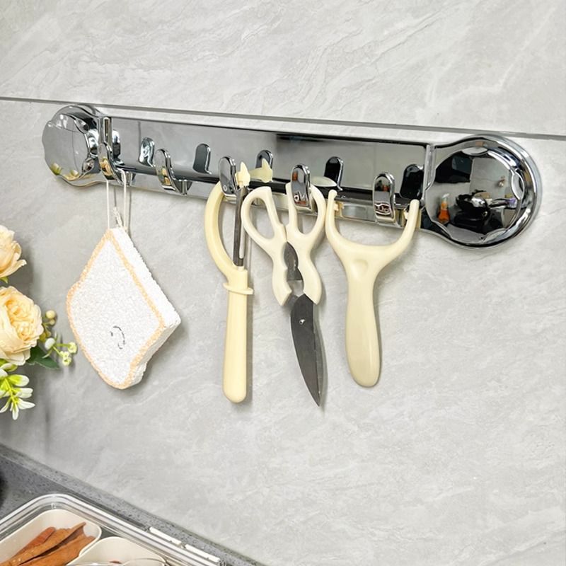 Supporti in acciaio inox con 5 ganci, comodi e capaci di sostenere fino a 20 kg